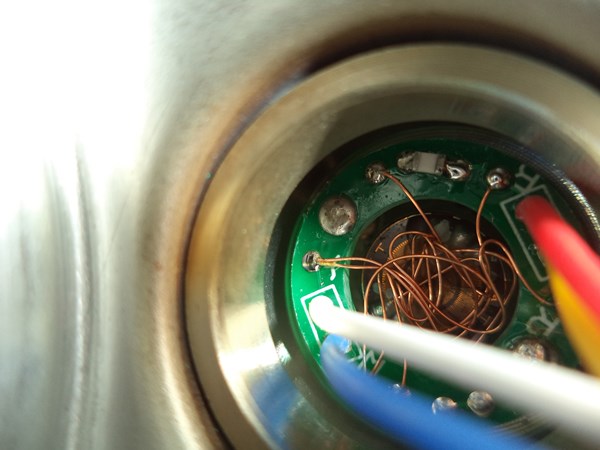 The heart of Ritherm 3305 pressure gauge - the bridge pressure cell of unknown origin