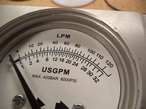 The aluminium body is machined very cleanly