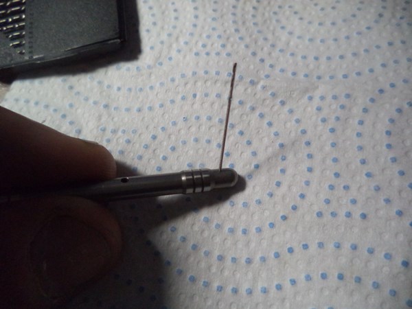 This is how I know the orifice at the end of the spool is exactly 0.6mm in diameter - the 0.6 mm bit fits tightly into it!