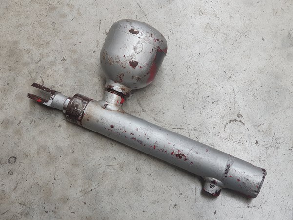 Hydraulic cylinder from Vicon fertilizer spreader