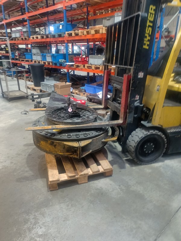 Hagglunds Viking radial-piston hydraulic motor series 84