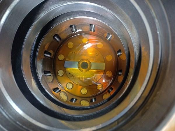 The safety coupling is located right under the distributor