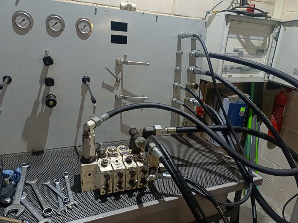 Testing the M4-15 DCV on our test bench