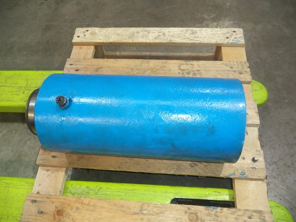 neumatic spring from a core-drilling rig rod holder