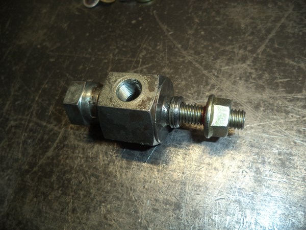 I insert the set screw with the seal nut and the accessory is done!