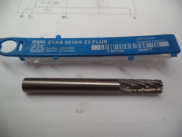 For the cutter I chose this high-quality 6-mm tungsten carbide bit from pferd tools