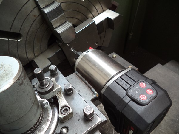 Milling o-ring grooves in a mild steel plate with a cheap router and a tungsten carbide bit