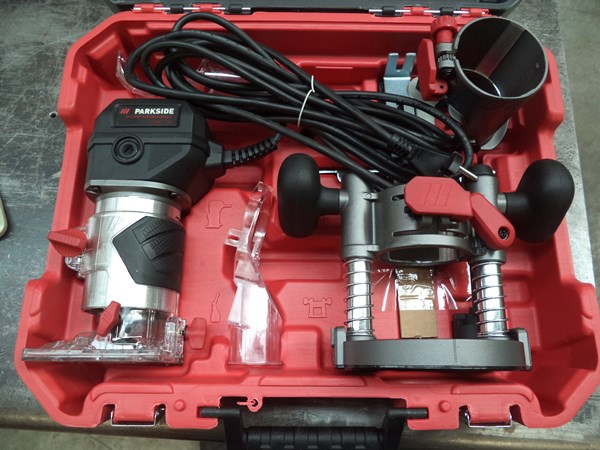 I picked up this hand-held router kit for 50 eur at Lidl