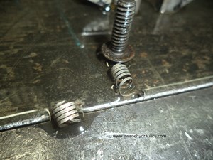 Eaton PVE21 Pump - damaged thread