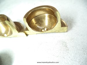 Particle Contamination in the Piston Slipper