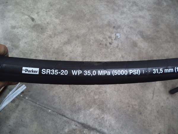Parker SR35-20 high-pressure hose