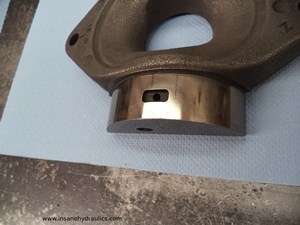 Swashplate bearing surface - suction side