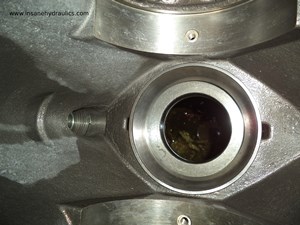 The front bearing race