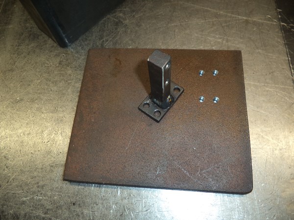 The base plate and the bearing support