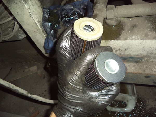 The end cap on the element is gone