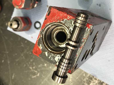 Parker PV140 Hydraulic Pump Control Valve
