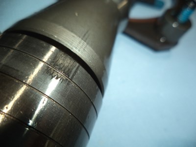 The only significant wear spot on the servo-piston
