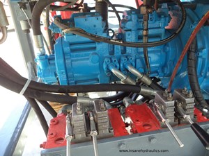 Kawasaki K3V63DT Pump Coupled to Danfoss PVG 32