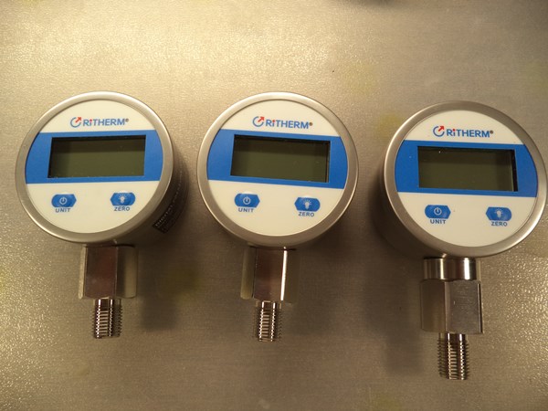 Cheap three digital pressure gauge kit