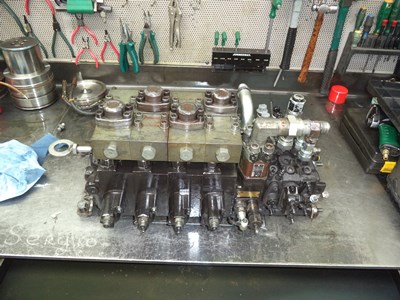 Parker K200LS/L90LS combination DCV