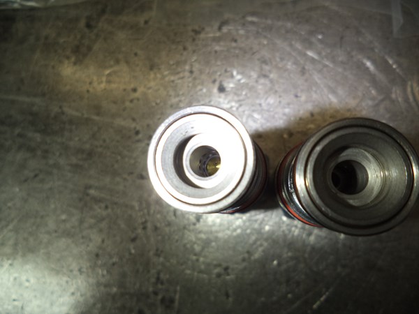 This is a brand new SUN PPDB8DN reducing valve, and you can see the bronze orifice inside the spool