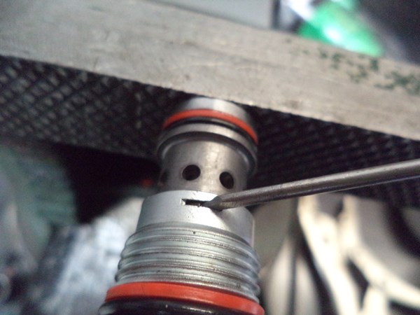 Disassembly of the SUN PPDB8DN reducing valve