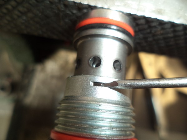 Disassembly of the SUN PPDB8DN reducing valve