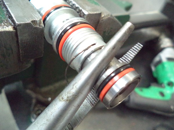 Disassembly of the SUN PPDB8DN reducing valve